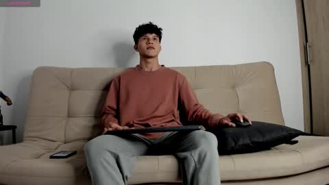 Snapshot of yizus_bonz chatting on October 13, 11:38 pm yizus_bonz online show from October 13, 11:38 pm