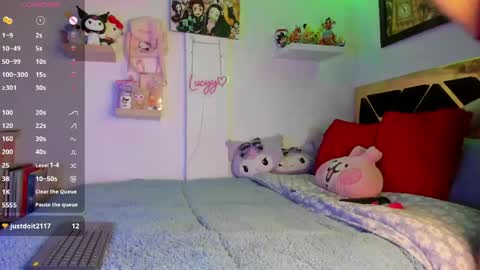 lucy online show from May 1, 8:35 pm