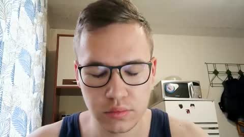 Snapshot of yminoske chatting on November 21, 4:11 am Yminoske online show from November 21, 4:11 am