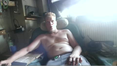 ynghotgerman92 online show from June 25, 5:17 pm