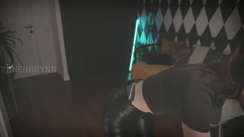 ynnenbrynn online show from December 7, 2:35 pm