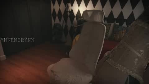 ynnenbrynn online show from February 14, 7:49 am