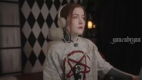 ynnenbrynn online show from October 10, 7:18 am