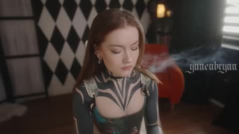 ynnenbrynn online show from October 11, 7:40 am