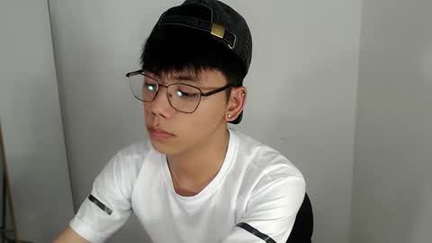 ynotyu online show from February 13, 5:09 pm