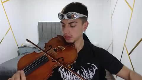 yo_zue online show from February 9, 6:45 pm