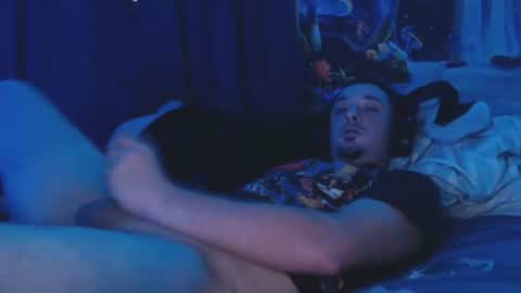 Snapshot of yobleez chatting on November 17, 12:44 pm yobleez online show from November 17, 12:44 pm