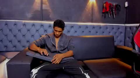 Yoel online show from June 13, 11:08 am