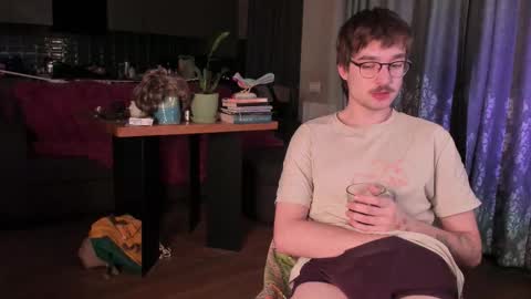 Max online show from February 4, 4:40 am