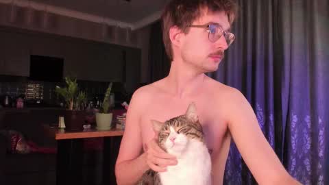 Max online show from February 28, 4:35 am