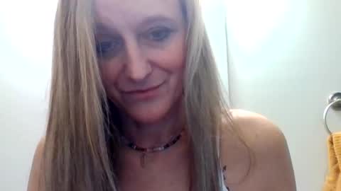 yogabuttttttt online show from November 3, 2:57 am