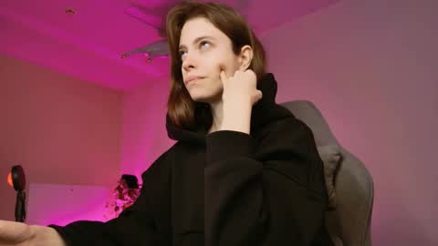 yoka_paradoxxx online show from September 28, 5:13 am