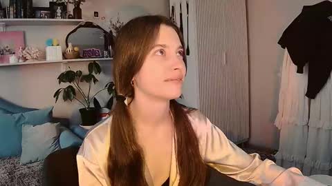 Snapshot of yoka_paradoxxx chatting on May 14, 12:45 pm yoka_paradoxxx online show from May 14, 12:45 pm