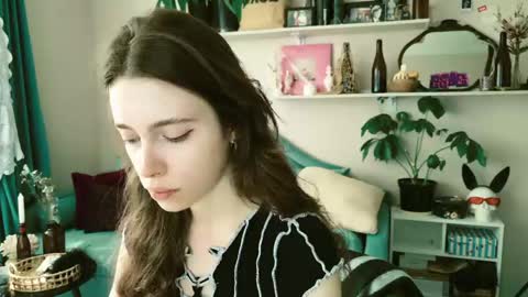 Snapshot of yoka_paradoxxx chatting on May 25, 6:19 am yoka_paradoxxx online show from May 25, 6:19 am