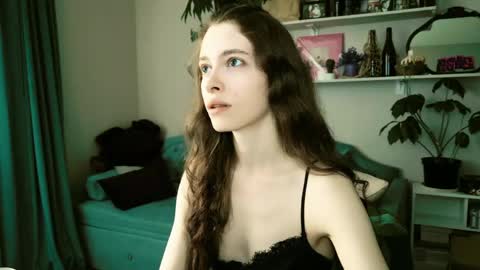 Snapshot of yoka_paradoxxx chatting on June 4, 10:21 am yoka_paradoxxx online show from June 4, 10:21 am