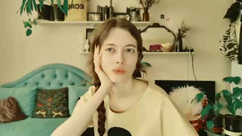 yoka_paradoxxx online show from June 23, 7:17 am