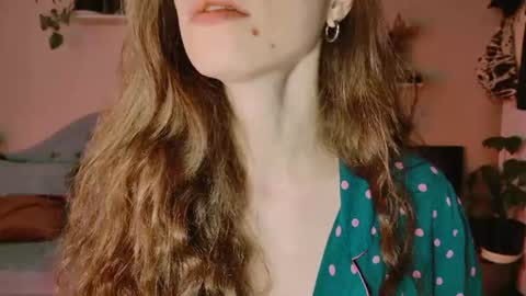 yoka_paradoxxx online show from June 25, 11:59 am