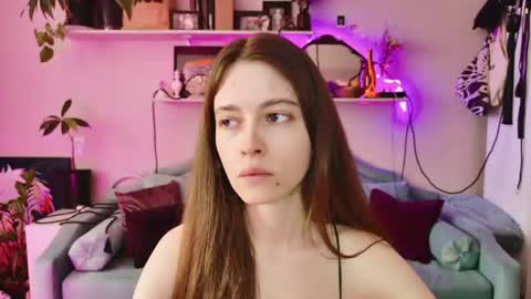 yoka_paradoxxx online show from July 10, 9:34 am