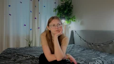 Snapshot of yolandovirrueta chatting on March 14, 11:04 am Mary online show from March 14, 11:04 am