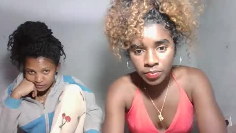 yolandrina05 online show from September 27, 9:03 am