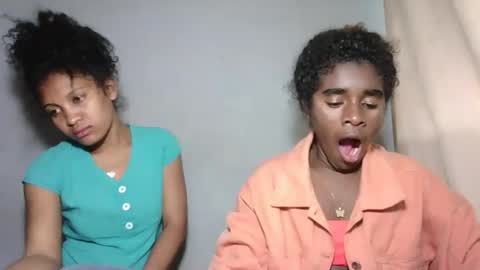 yolandrina05 online show from October 8, 11:24 pm