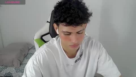 Snapshot of yosepp_ chatting on March 6, 3:24 am YOSEP online show from March 6, 3:24 am