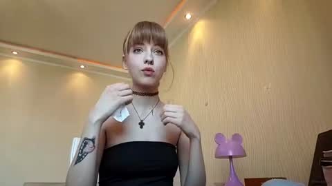 yoshiezerbel online show from June 10, 3:33 pm