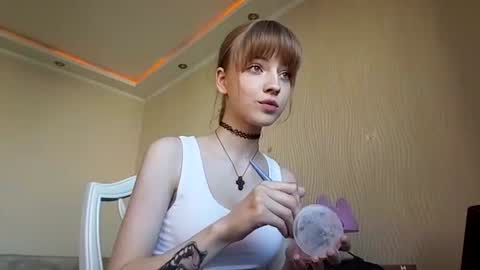 yoshiezerbel online show from June 11, 3:32 pm