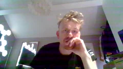 yoshiyoshi69 online show from March 20, 5:23 am