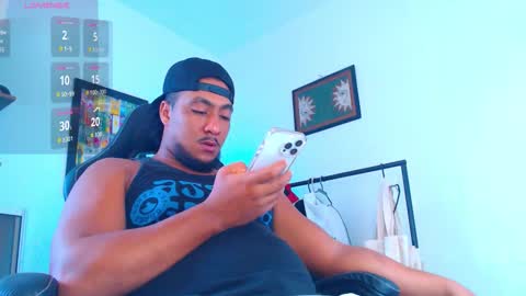 Snapshot of yosoy_enzo2020 chatting on February 12, 2:01 pm Enzo online show from February 12, 2:01 pm