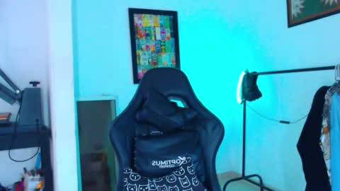 Snapshot of yosoy_enzo2020 chatting on March 1, 2:19 pm Enzo online show from March 1, 2:19 pm