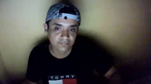 Snapshot of yosue015 chatting on February 8, 3:30 am yosue online show from February 8, 3:30 am