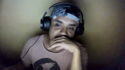 Snapshot of yosue015 chatting on February 20, 3:23 am yosue online show from February 20, 3:23 am