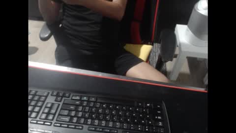 Snapshot of you_are_what_i_need chatting on March 19, 12:09 pm you_are_what_i_need online show from March 19, 12:09 pm