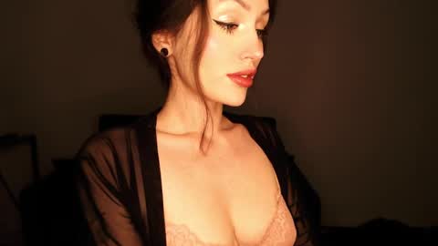 Snapshot of you_deserve chatting on January 4, 6:09 pm Sophie online show from January 4, 6:09 pm