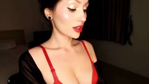 Snapshot of you_deserve chatting on January 28, 9:40 pm Sophie online show from January 28, 9:40 pm