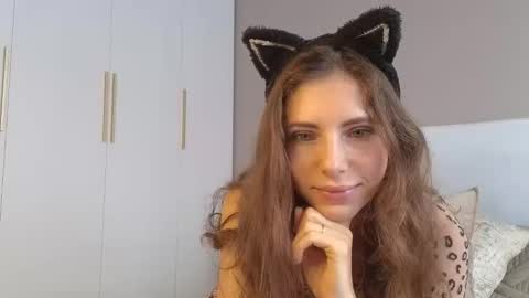 Snapshot of you_desire chatting on May 14, 8:21 am Liliya online show from May 14, 8:21 am