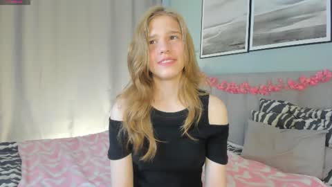 Elizabeth brunette -- Darline blonde  online show from July 22, 7:11 am