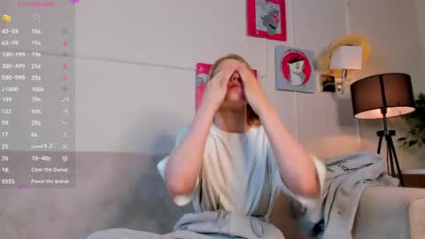 Elizabeth brunette -- Darline blonde  online show from August 1, 7:07 am