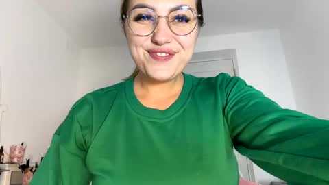 Snapshot of you_love_melisa chatting on December 21, 8:43 pm private on 18 per minute start private 500 tokensOnlyfans online show from December 21, 8:43 pm