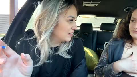 Snapshot of you_love_melisa chatting on January 23, 10:32 am private on 18 per minute start private 500 tokensOnlyfans online show from January 23, 10:32 am