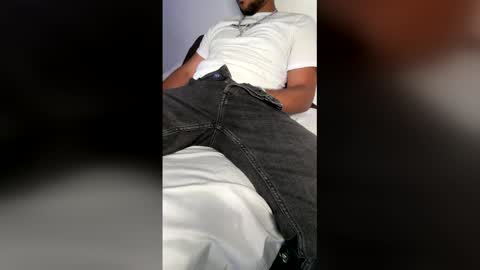 youbadboy222 online show from April 7, 8:04 am