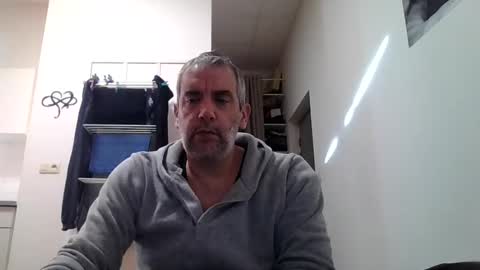 Snapshot of youdeservit chatting on February 9, 8:33 am CrayZio online show from February 9, 8:33 am