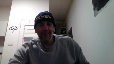 Snapshot of youdeservit chatting on March 5, 6:12 am CrayZio online show from March 5, 6:12 am