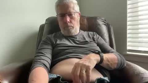 Colorado Guy Straight online show from December 29, 8:15 pm