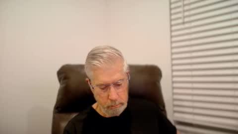 Colorado Guy Straight online show from November 19, 3:50 am