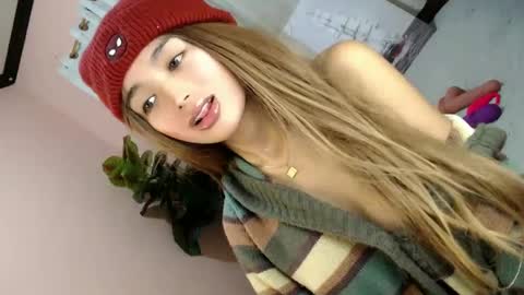 HAPPY BIRTHDAY TO ME online show from December 1, 9:15 pm