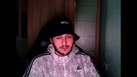 Snapshot of younromki chatting on January 31, 11:56 pm A... online show from January 31, 11:56 pm