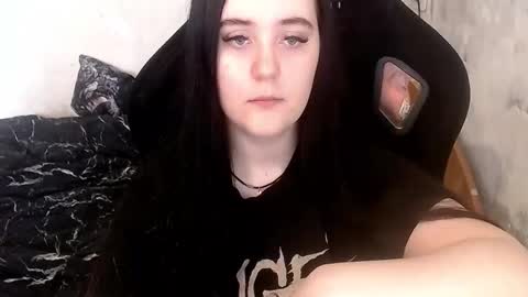 your_8a8y online show from February 18, 10:00 am