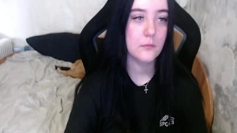 Snapshot of your_8a8y chatting on April 20, 11:02 am your_8a8y online show from April 20, 11:02 am